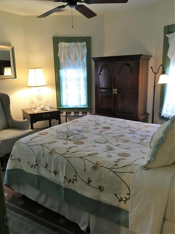 Parsonage Inn Bed And Breakfast เซนต์ไมเคิลส์ ภายนอก รูปภาพ