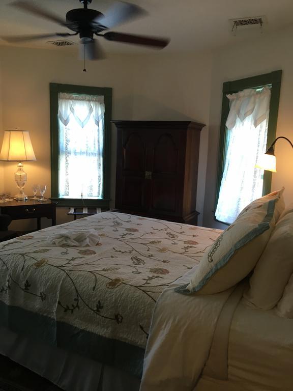 Parsonage Inn Bed And Breakfast เซนต์ไมเคิลส์ ภายนอก รูปภาพ
