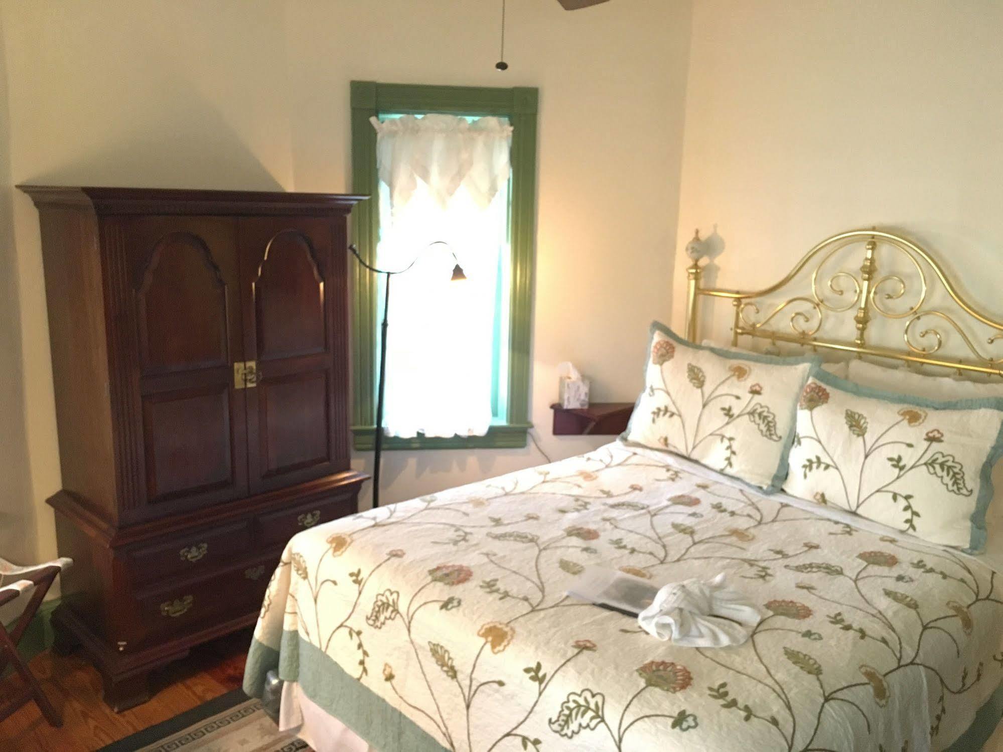 Parsonage Inn Bed And Breakfast เซนต์ไมเคิลส์ ภายนอก รูปภาพ