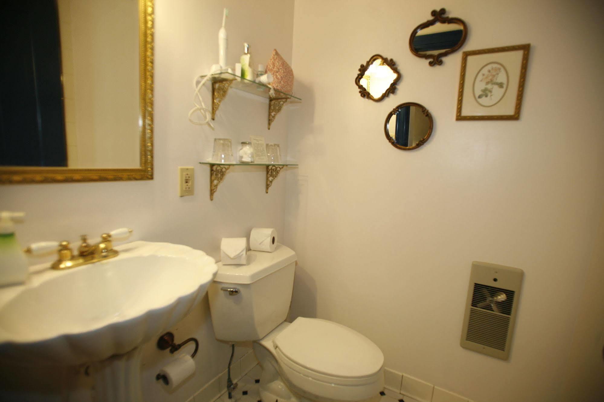 Parsonage Inn Bed And Breakfast เซนต์ไมเคิลส์ ภายนอก รูปภาพ