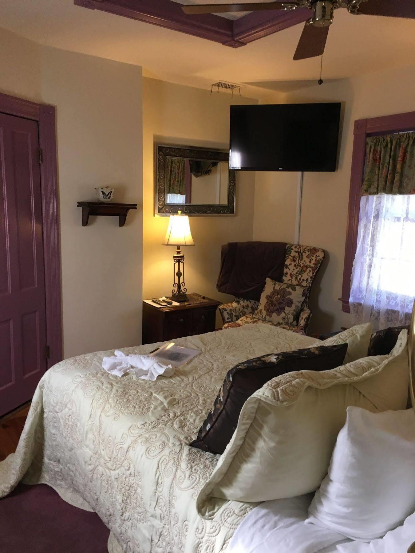 Parsonage Inn Bed And Breakfast เซนต์ไมเคิลส์ ภายนอก รูปภาพ