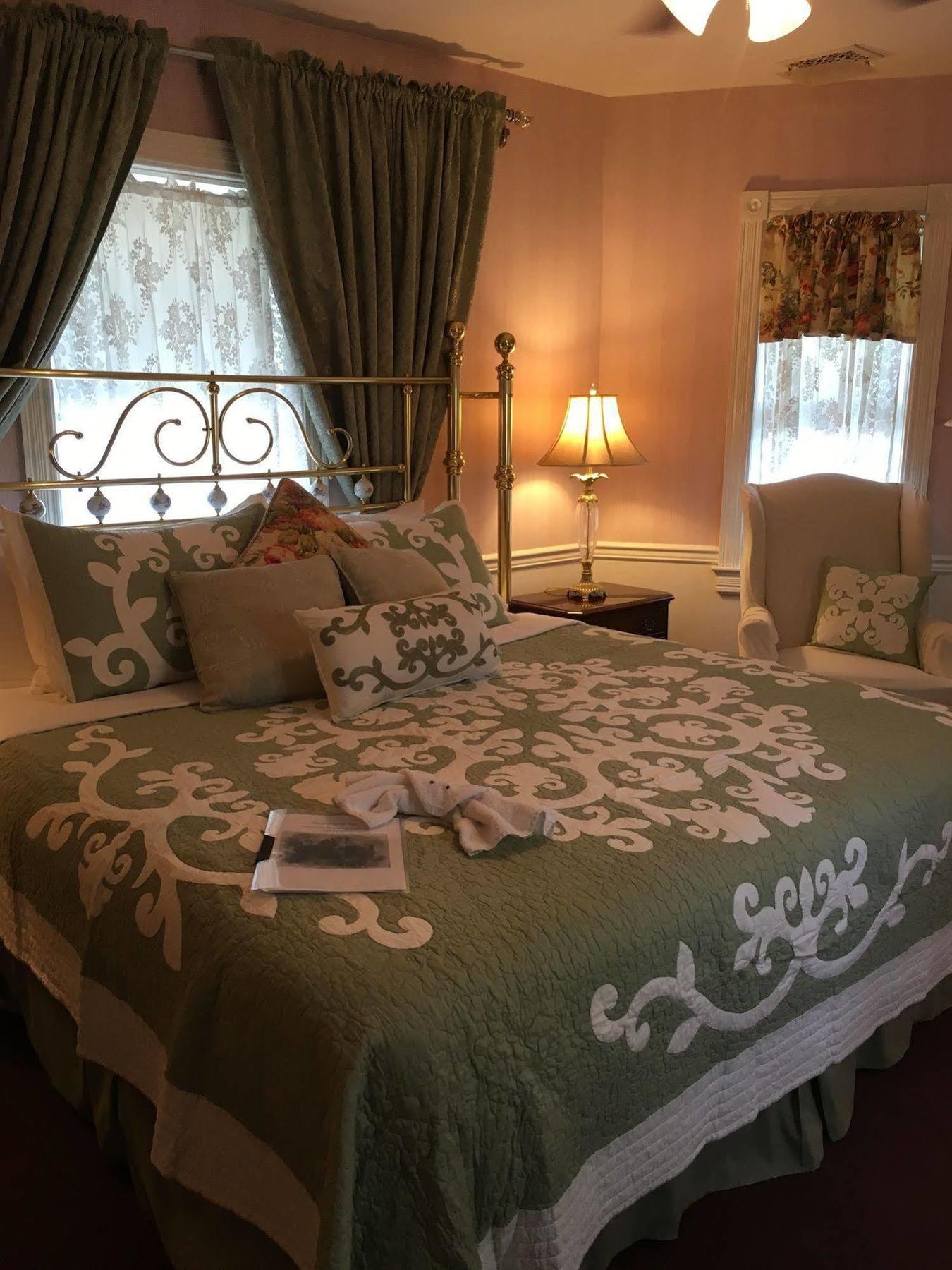 Parsonage Inn Bed And Breakfast เซนต์ไมเคิลส์ ภายนอก รูปภาพ