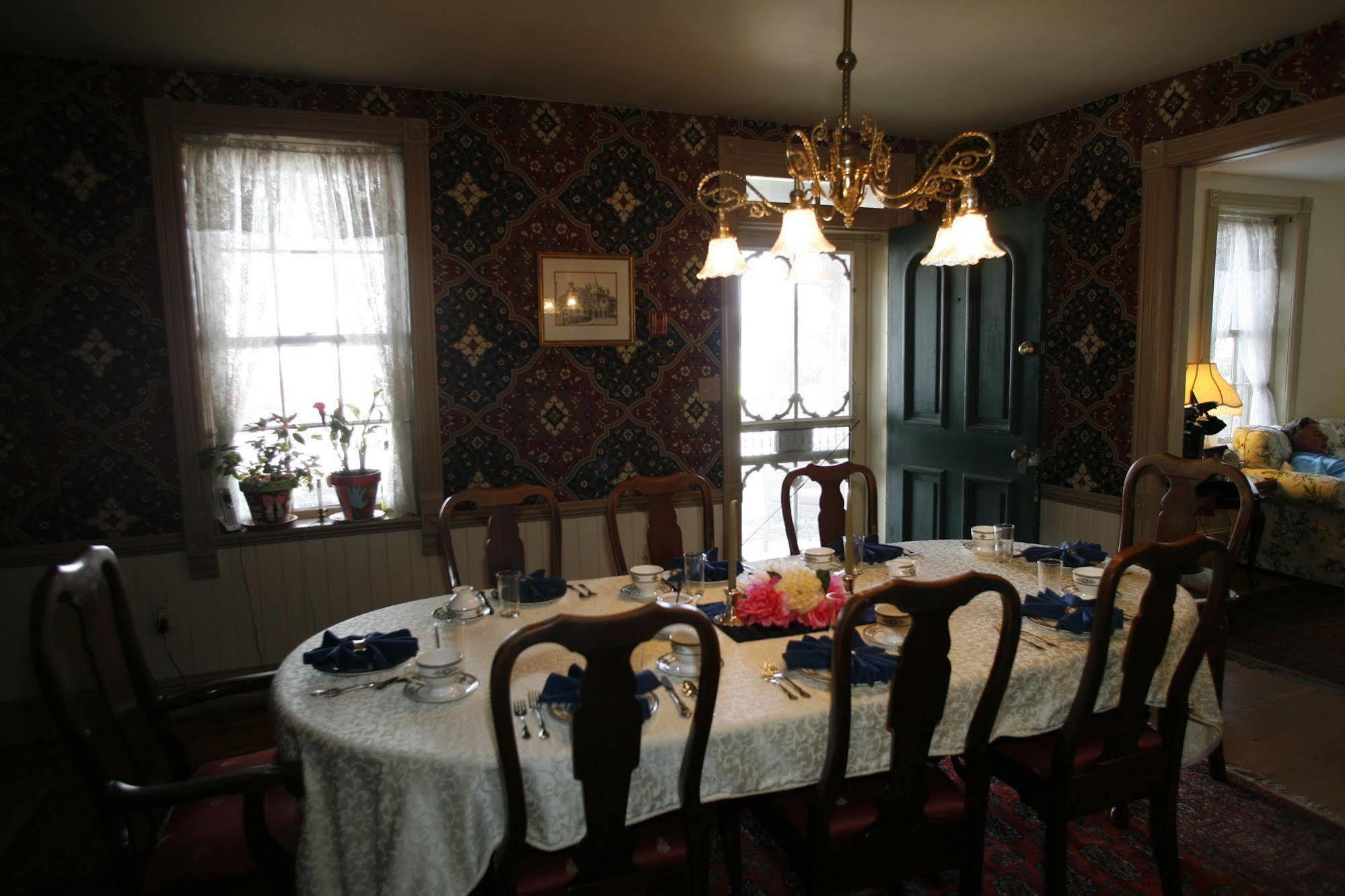 Parsonage Inn Bed And Breakfast เซนต์ไมเคิลส์ ภายนอก รูปภาพ